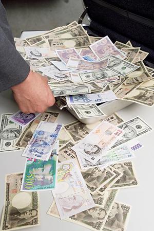 銀貨の魅力と値段に迫る！投資やギフトに最適な種類と価格を徹底解説